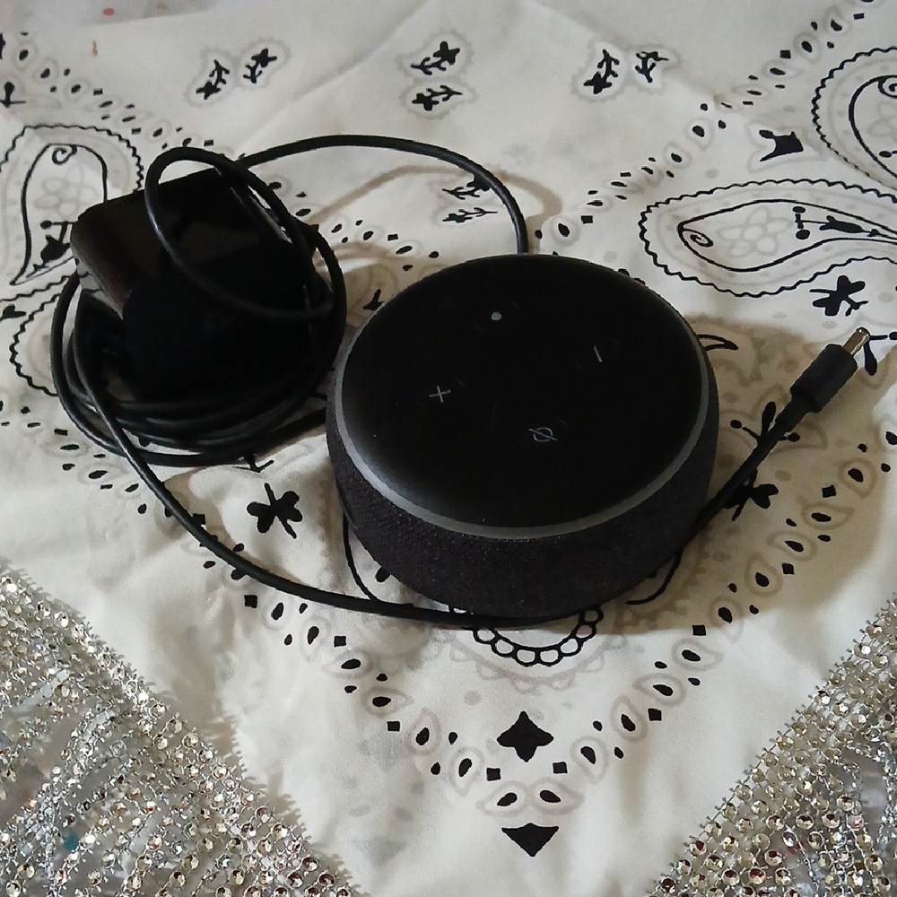 Amazon Echo Dot Black Smart Speaker with Charger